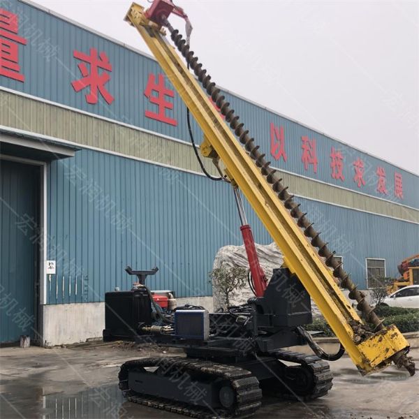 直銷(xiāo)光伏履帶鉆孔機(jī)，螺旋光伏鉆孔機(jī)